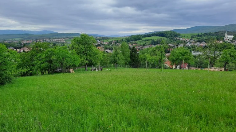 Slnecny stavebny pozemok s vyhladom Chrenovec-Brusno