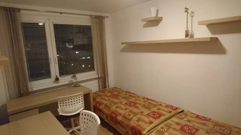 Samostatná nepriechodná izba
