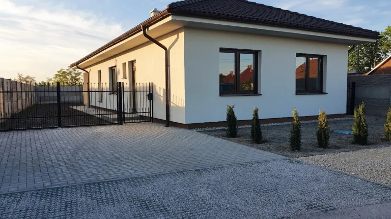 4-izbový rodinný dom na kľúč s výborným napojením na R7
