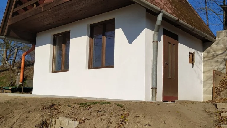 POSCHODOVÁ CHATA NA PREDAJ V KAMENICI NAD HRONOM