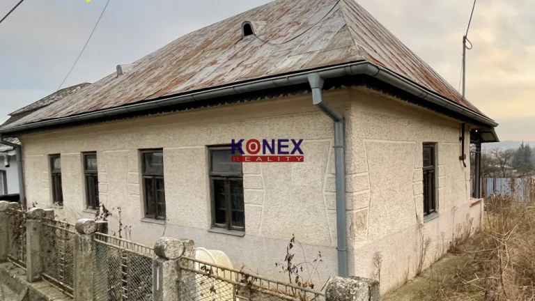 NA PREDAJ – Starší rodinný dom v obci Petrovce