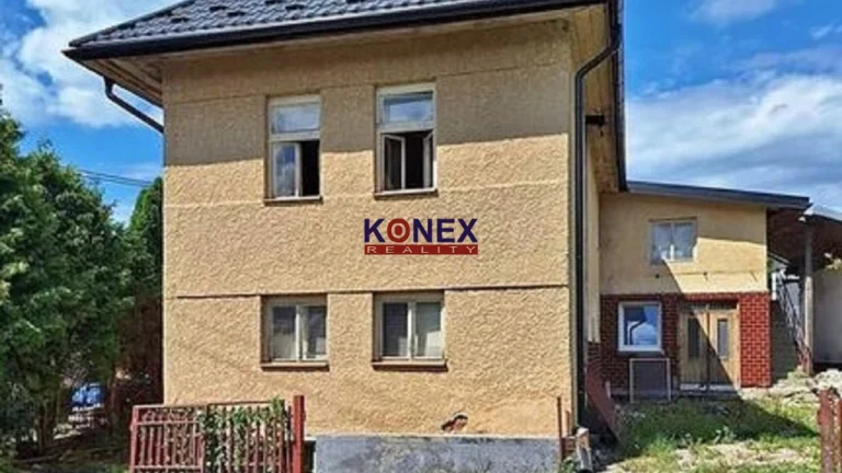 RODINNÝ DOM v obci JABLOŇ