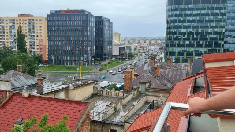 4iz, CENTRUM, TEHLA, PODKROVNÝ,127m2, mezonet