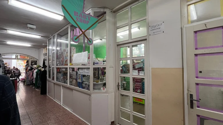 PREDÁM Obchodný priestor na prízemí v centre Komárna-TRŽNICA