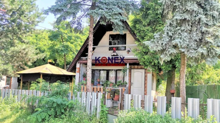 Dve chalúpky na jednom pozemku – obec Zemplín