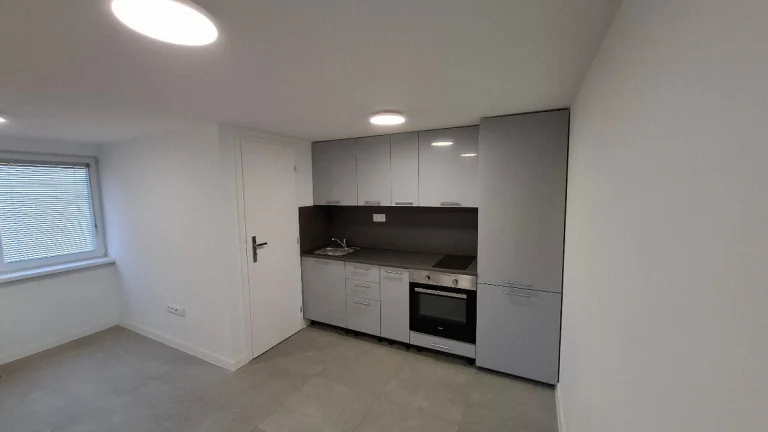 Zlaté piesky, 250m2, elektrina, voda, 50m od jazera