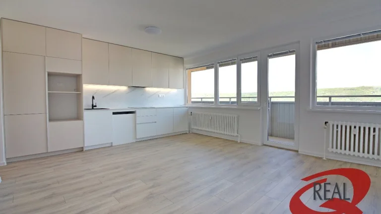 LEN SA NASŤAHOVAŤ.3-IZBOVÝ BYT S KRÁSNYM VÝHĽADOM