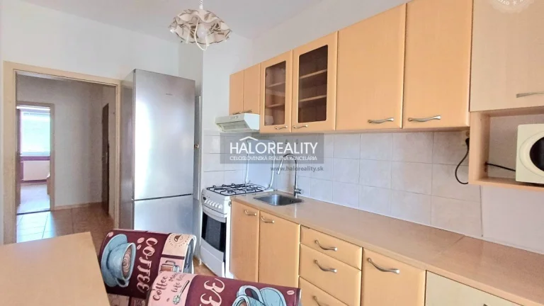 HALO reality - Prenájom, trojizbový byt Prievidza, Sídlisko