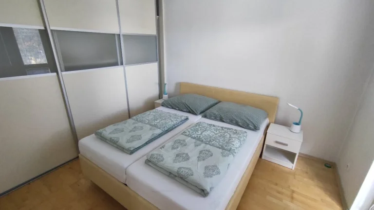 Prenajmem 2i byt v Trenčíne.