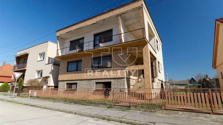 Priestranný rodinný dom vo Vrbovom – ideálny pre rodinu...