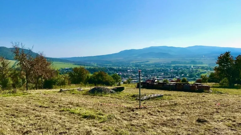 Investično - stavebný pozemok Fintice