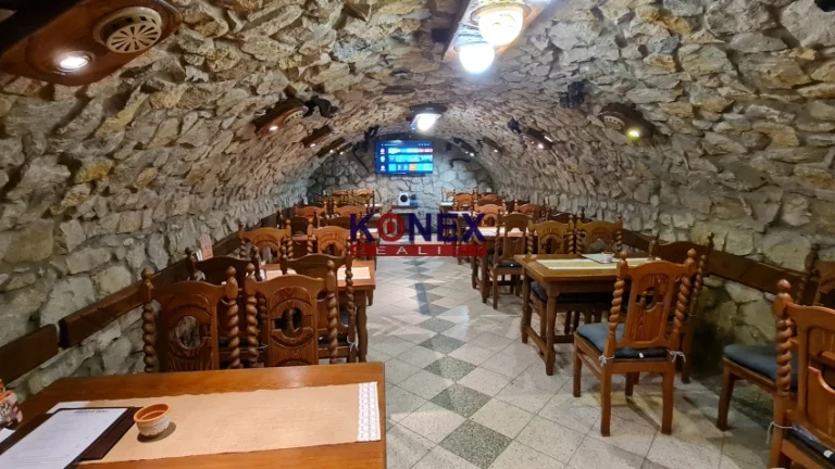 NA PRENÁJOM Prevádzka baru s kuchyňou v Sobranciach