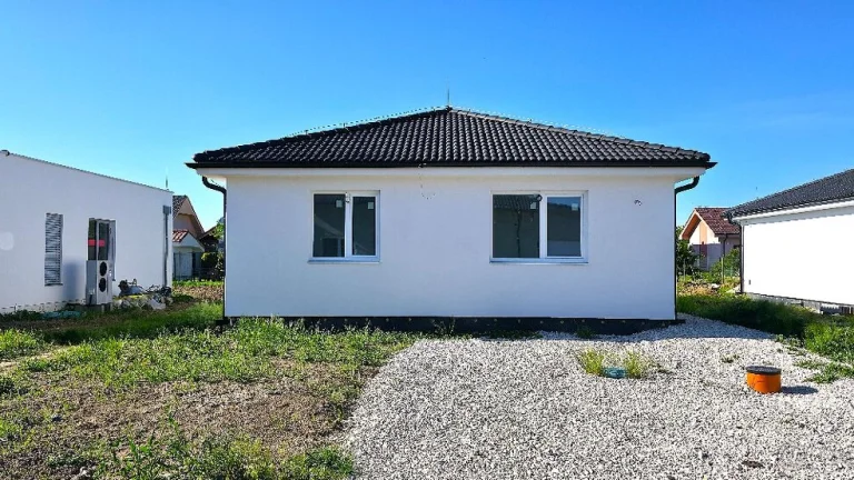 PNORF – skolaudovaný 4i RD, tep. čerpadlo, 561 m2, Krakovany