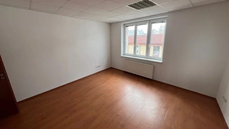 KANCELÁRSKE PRIESTORY 25m2/ CENTRUM MESTA