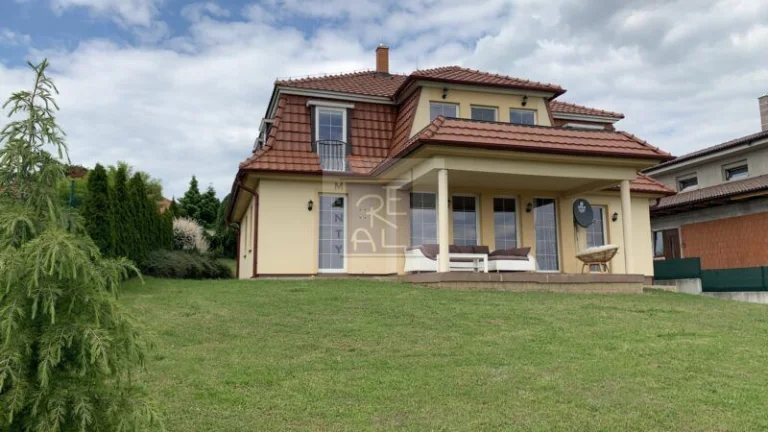 NA PRENÁJOM RODINNÝ DOM NITRA - ZOBOR