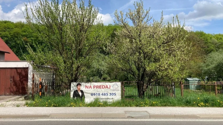 Exkluzívny pozemok na výstavbu Myslava Všetky IS