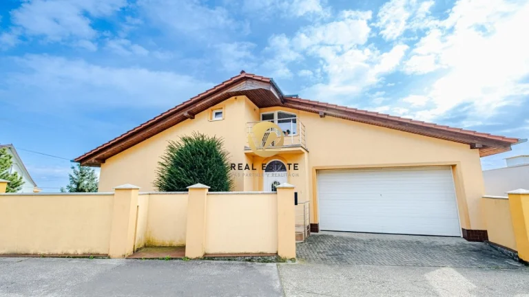 Na PREDAJ Dvojgeneračný RD Nitra - Zobor na 909m2 pozemku