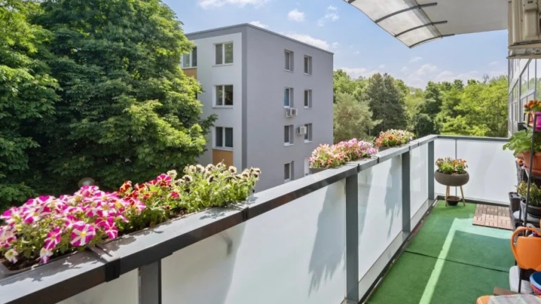 PREDAJ zariadený 2-izbový byt s balkónom- Ružinov - BA