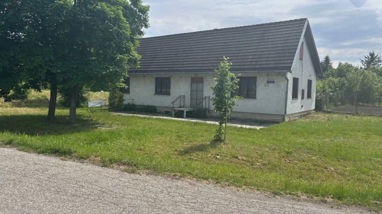 Na predaj: nehnuteľnosť s veľkým potenciálom – Trhová Hradsk