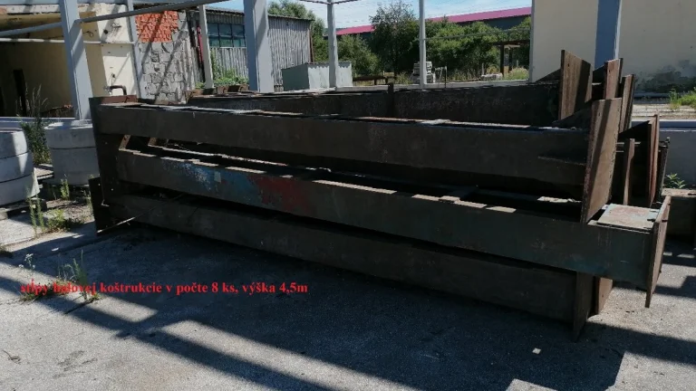 Konstrukcia na halu