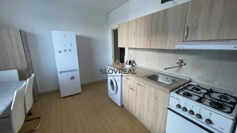 SLOVREAL -PREDAJ 1 IZBOVÝ BYT Hodruša Hámre