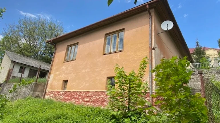 Dom s krásnym výhľadom - v tichej lokalite