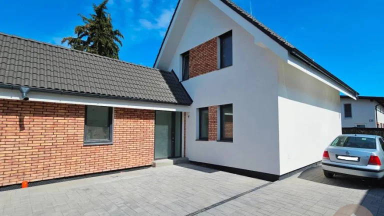 4-IZBOVÝ RODINNÝ DOM, 3 x parking, BAII – Vrakuňa, Hradská u