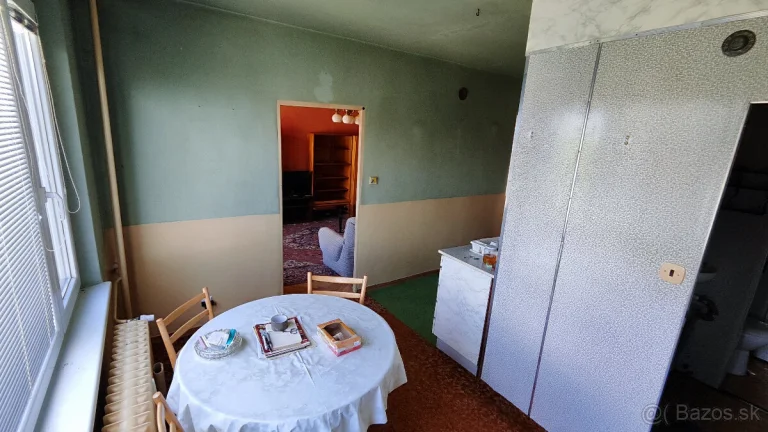Na predaj 2-izbový (60,30 m²) byt v centre Lučenca s loggiou