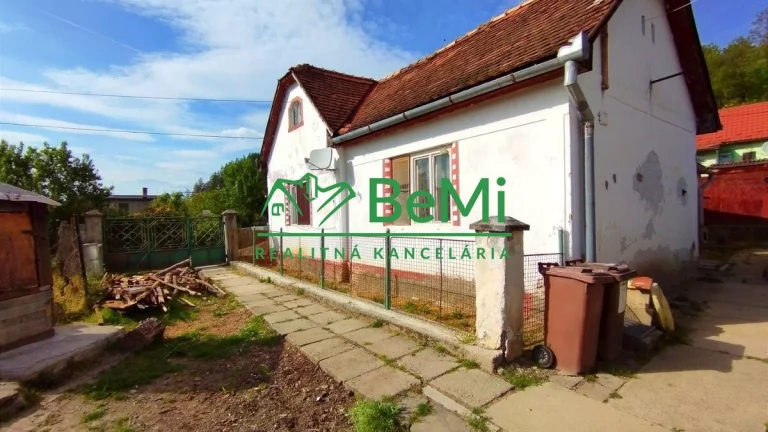 Rodinný dom so záhradou Radzovce- NA PREDAJ