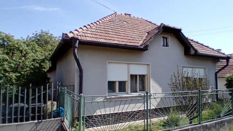 RD Farná 4 izbový garáž, letná kuchyňa, vínna pivnica