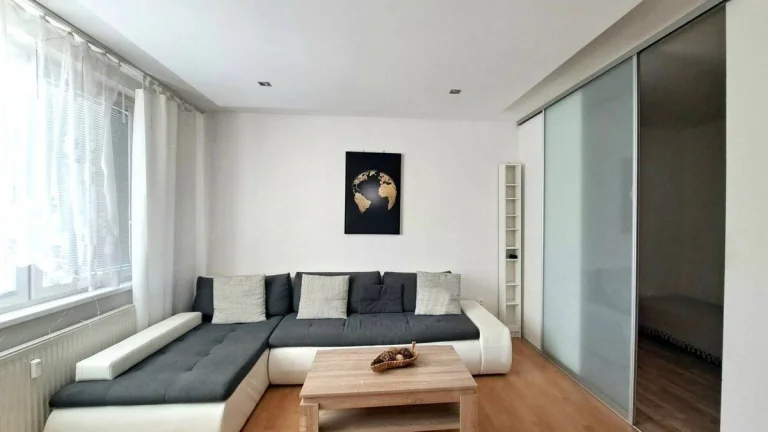 Prenájom bytu (2 izbový) 67 m2, Nitra