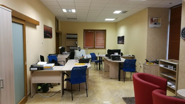 Nebytové priestory blízko OC Európa