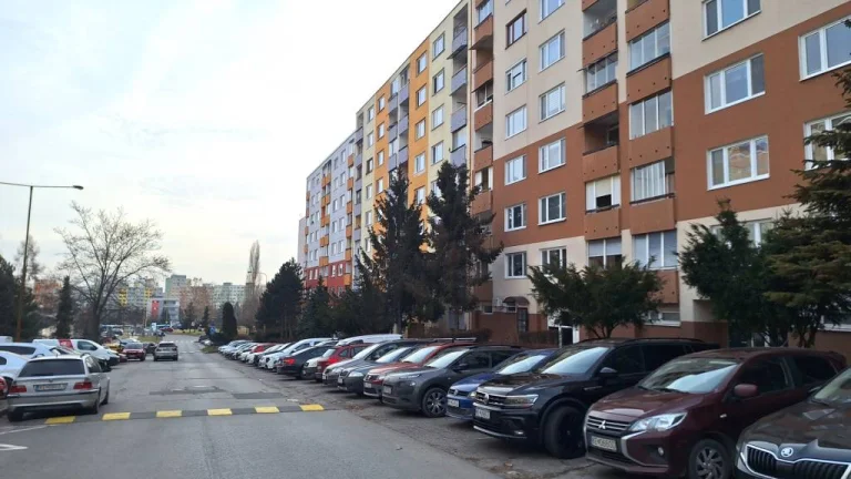 DOHODA MOŽNÁ 3 IZBOVÝ REKONŠTRUOVANÝ BYT, LODŽIA, KOŠICE, SÍ