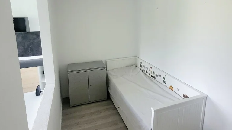 Prenajmem samostatnú izbu v rodinnom dome