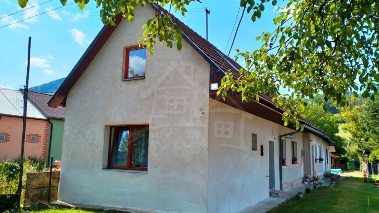 Dom vhodný aj na chalupu v obci Košecké Podhradie na preda