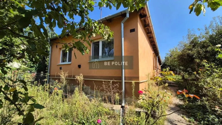 EXKLUZÍVNE Predaj 5-izb. RD, mimo hl. cesty, 45 á pozemok, D