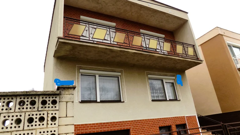 Poschodový dom v Tvrdošovciach v centre obce vhodné aj na