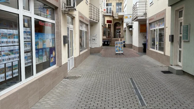 Obchodný priestor na prenájom, 30 m2, centrum, Nitra