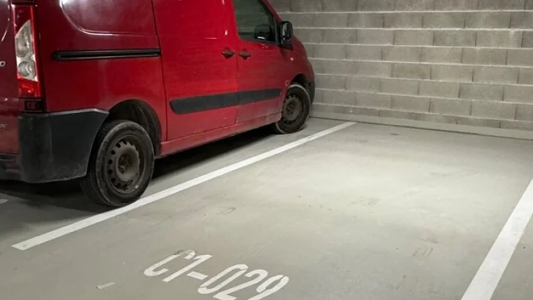 Nesto prenájom garažové statie