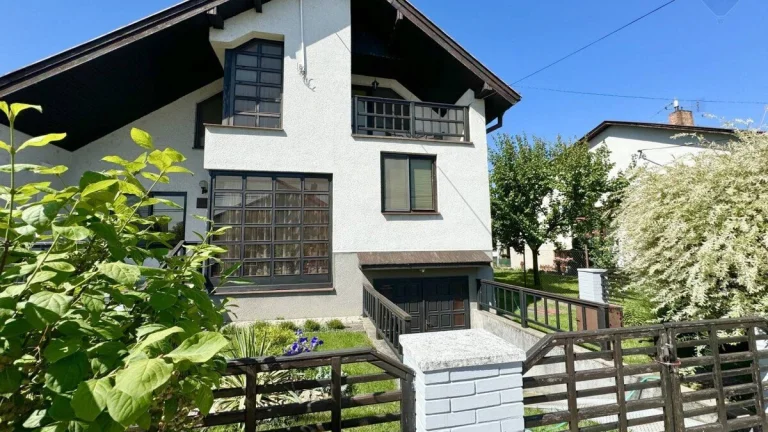 Znížená cena Predaj rodinného domu, Gabčíkovo, 7 izieb, po