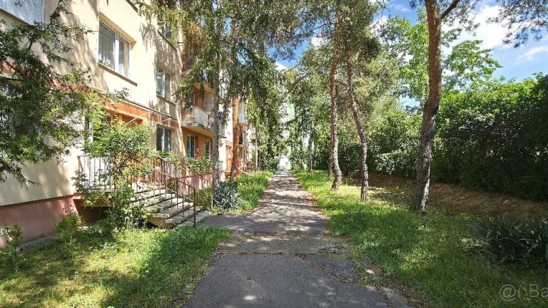 PNORF–priestranný 2i byt, 66 m2, 2x balkón, Vinohradská ul.