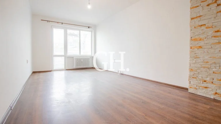 IDEÁLNY 2-IZBOVÝ BYT – LOGGIA , DVE PIVNICE A PERFEKTNÁ LOKA