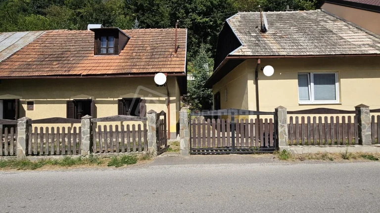 Dve chalúpky za jednu cenu neďaleko termálneho kúpali…