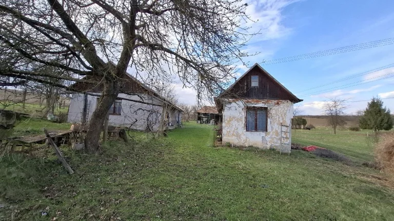 CENA v RK ..Pokojná vidiecka usadlosť s vinicou a 4,3 ha p