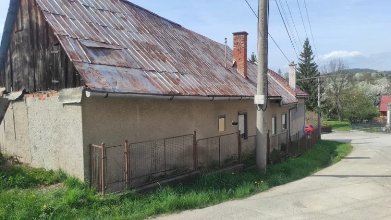 NOVÁ CENA Predaj rod. domu v obci Poniky, Banská Bystrica.