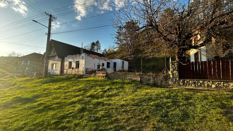 POZEMOK NA PREDAJ