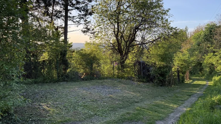Pozemok 604m2 s chatkou Zvolen Neresnica