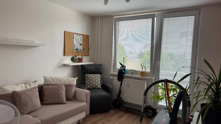 3 izb. byt s tromi balkónmi na predaj