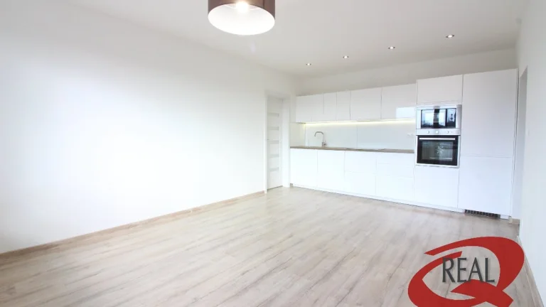 NOVÝ BYT S BALKÓNOM VO VÝBORNEJ LOKALITE