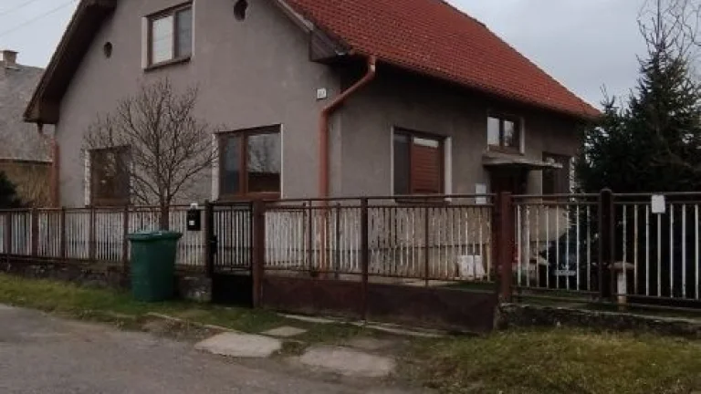 EXKLUZÍVNE - Starší rodinný dom v obci Kláštor pod Znievom